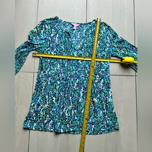 Lilly Pulitzer Blue Bell Sleeve Blouse with Pleated Details - Picture 7 of 8